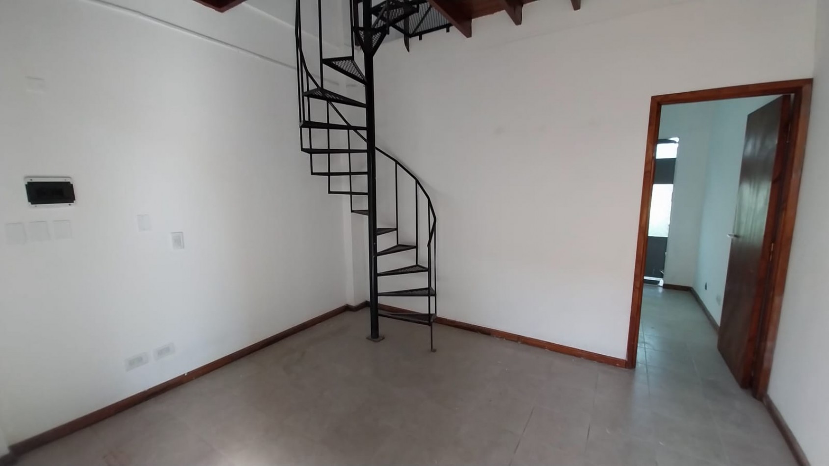 SE VENDE LOCAL COMERCIAL EN OSTENDE