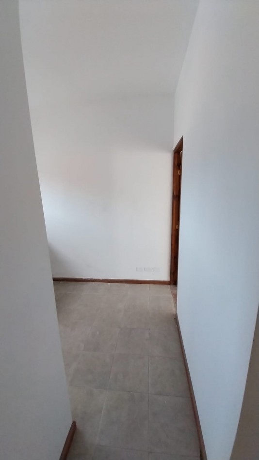 SE VENDE LOCAL COMERCIAL EN OSTENDE