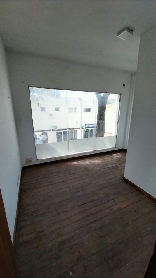 SE VENDE LOCAL COMERCIAL EN OSTENDE