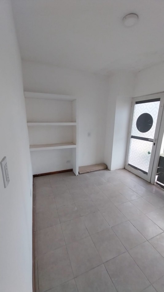 SE VENDE LOCAL COMERCIAL EN OSTENDE