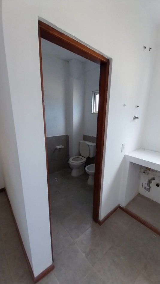 SE VENDE LOCAL COMERCIAL EN OSTENDE