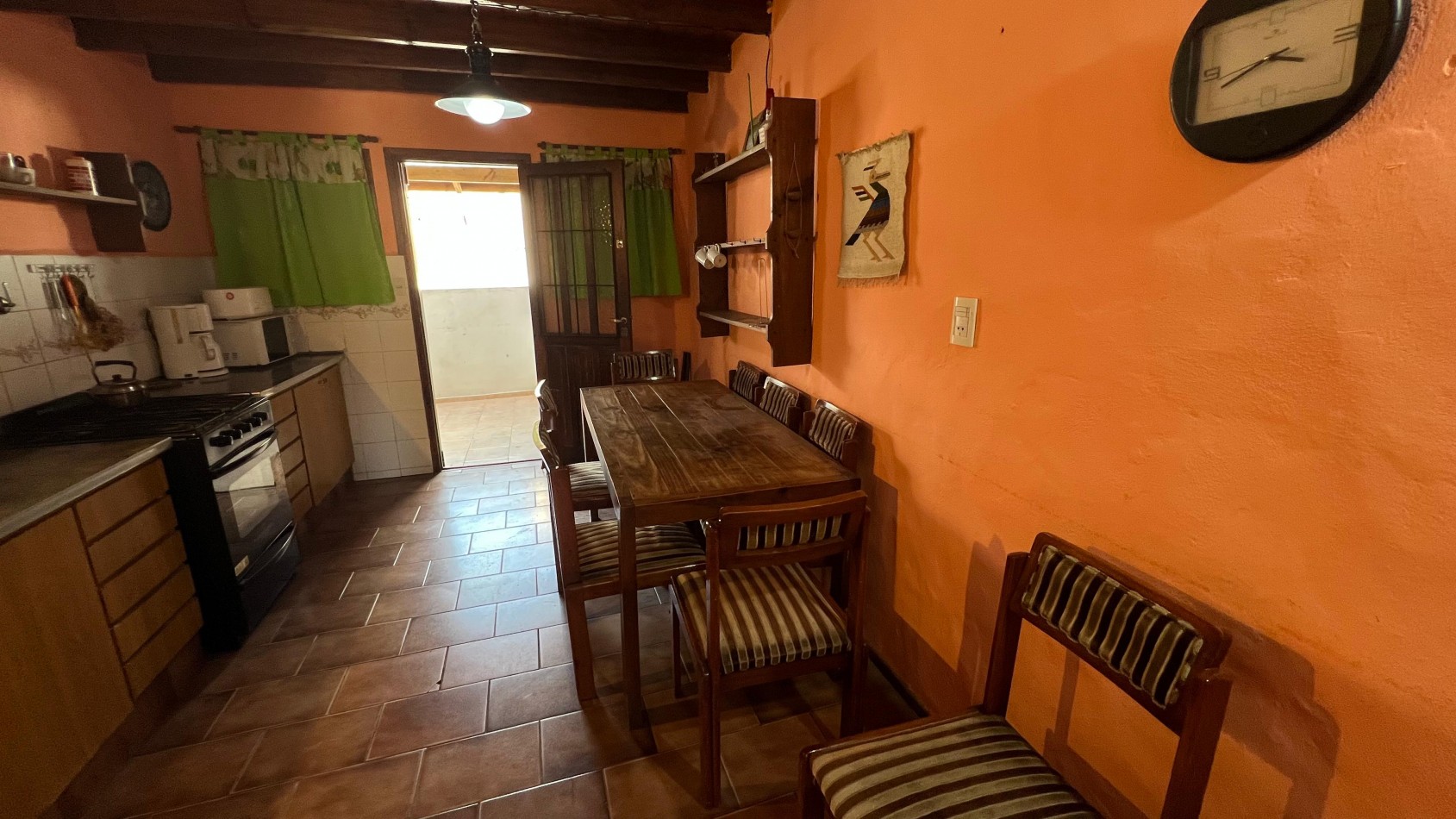 VENDEMOS dpto. de 3 ambientes en Av. 2 entre 109 y 110