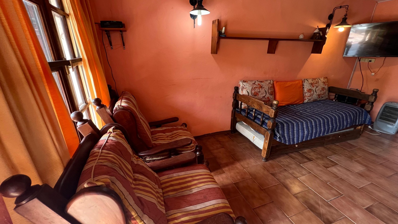 VENDEMOS dpto. de 3 ambientes en Av. 2 entre 109 y 110