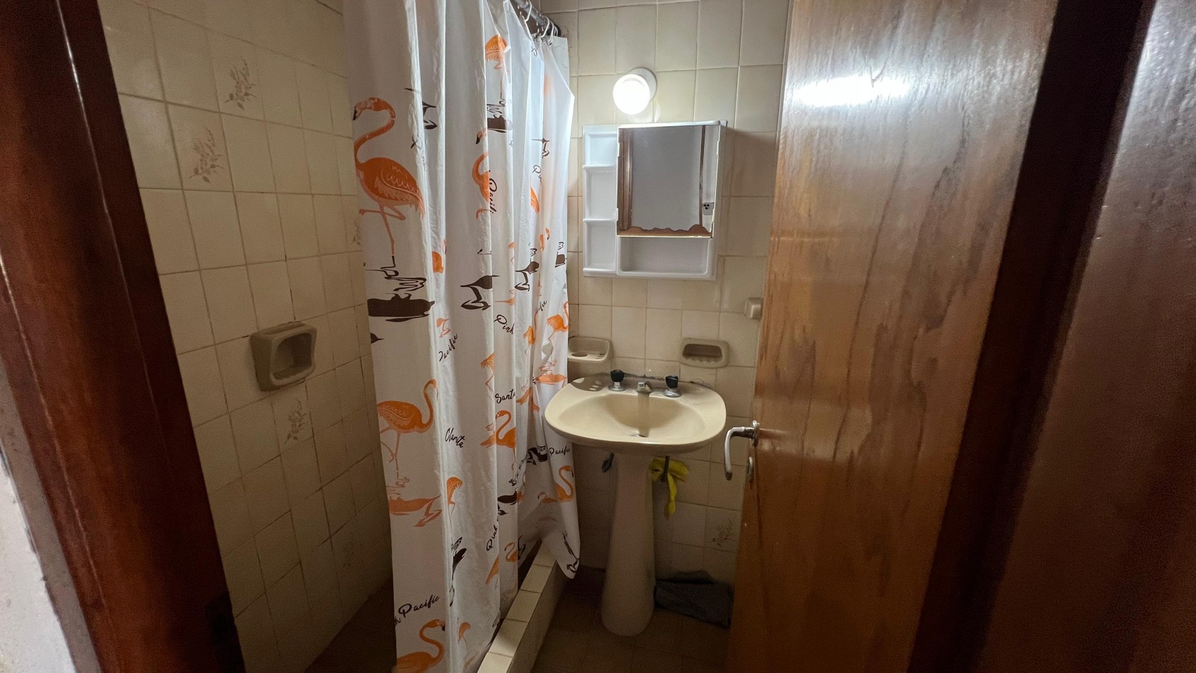 VENDEMOS dpto. de 3 ambientes en Av. 2 entre 109 y 110