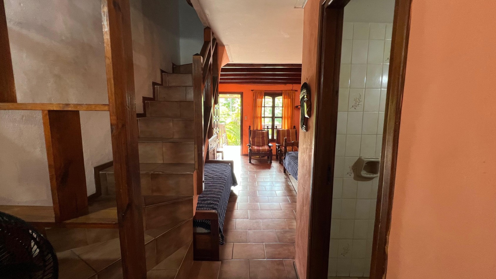 VENDEMOS dpto. de 3 ambientes en Av. 2 entre 109 y 110
