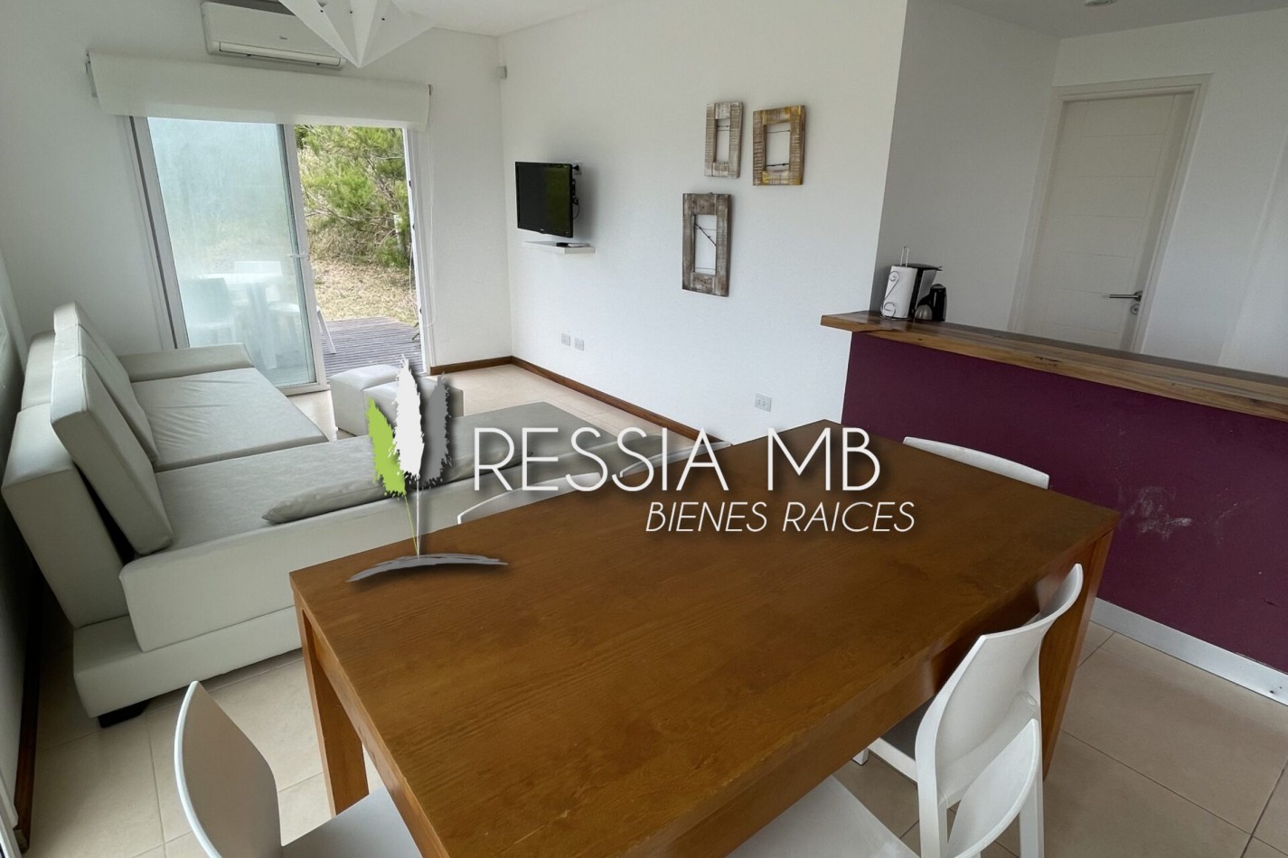 Venta de dpto. 3 amb. en el sur de Villa Gesell a 200mts del mar