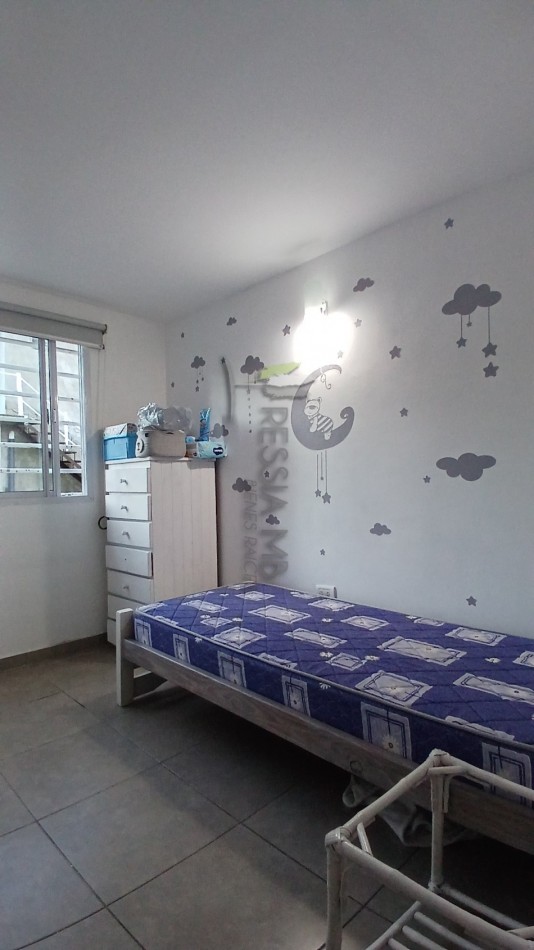 VENTA CASA CON 3 DPTOS EN ZONA GOLF DE VILLA GESELL