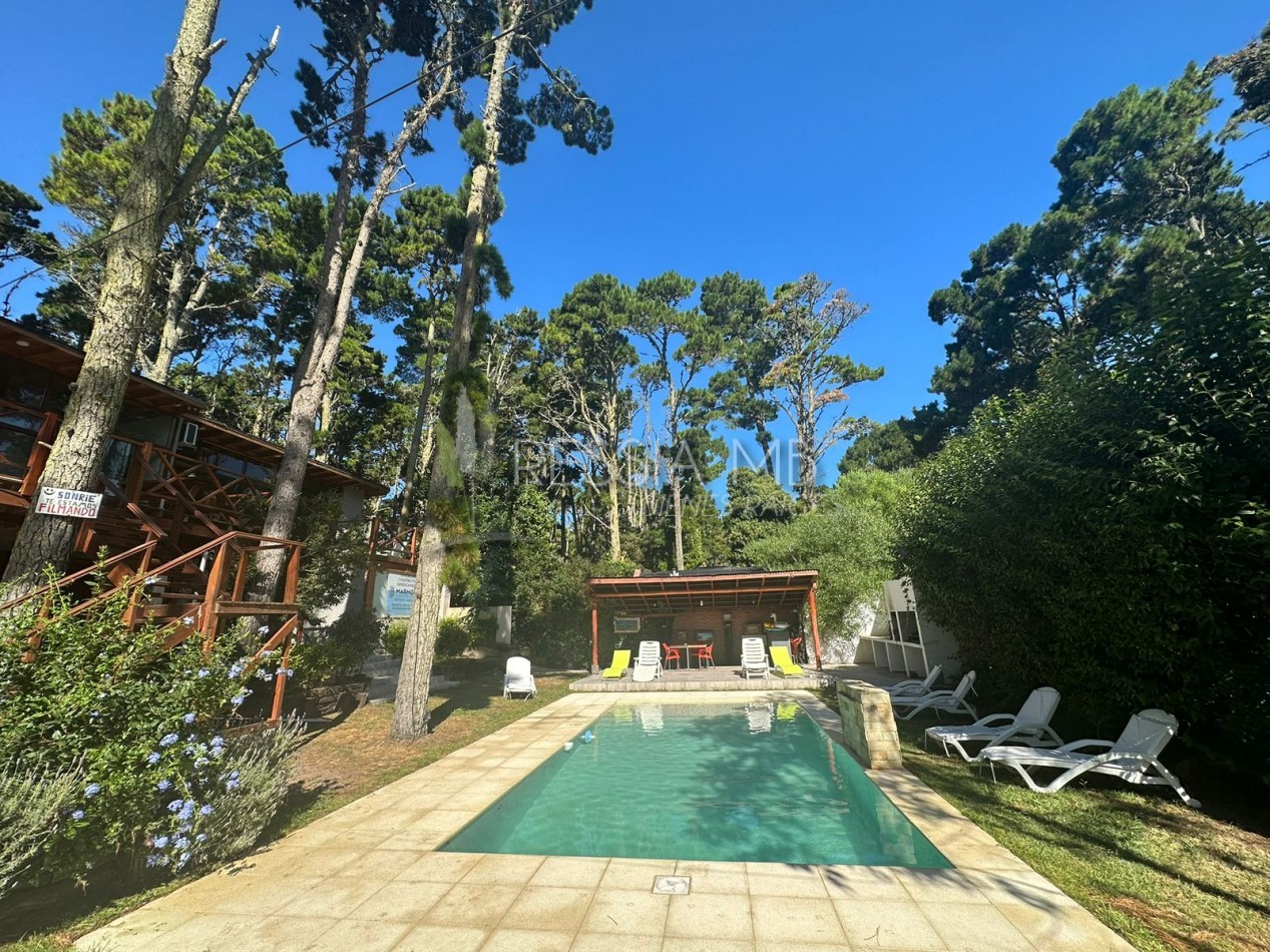 Funcional casa en venta sobre 3 lotes -  Calle 35 entre Viña del Mar y Punta del Indio - Mar Azul