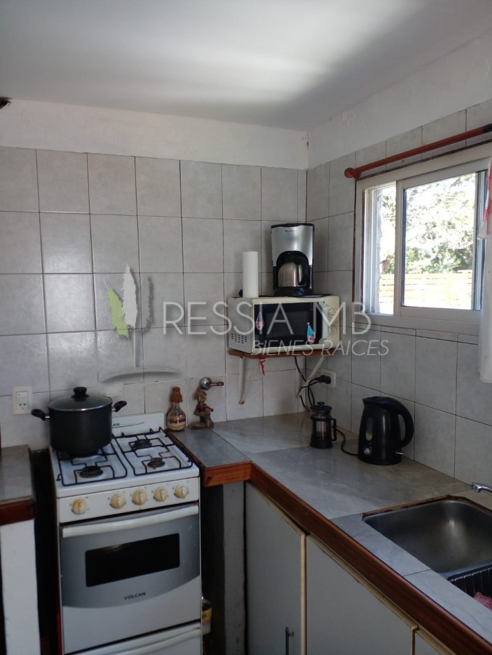 VENTA CASA CON 3 DPTOS EN ZONA GOLF DE VILLA GESELL