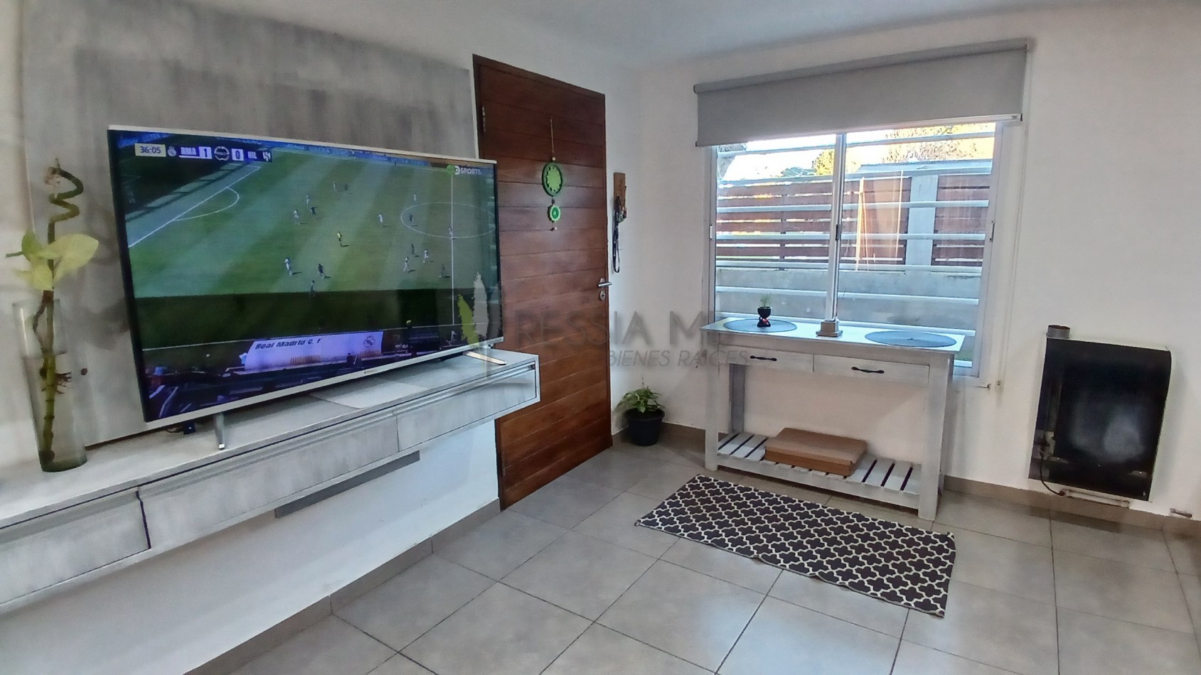 VENTA CASA CON 3 DPTOS EN ZONA GOLF DE VILLA GESELL