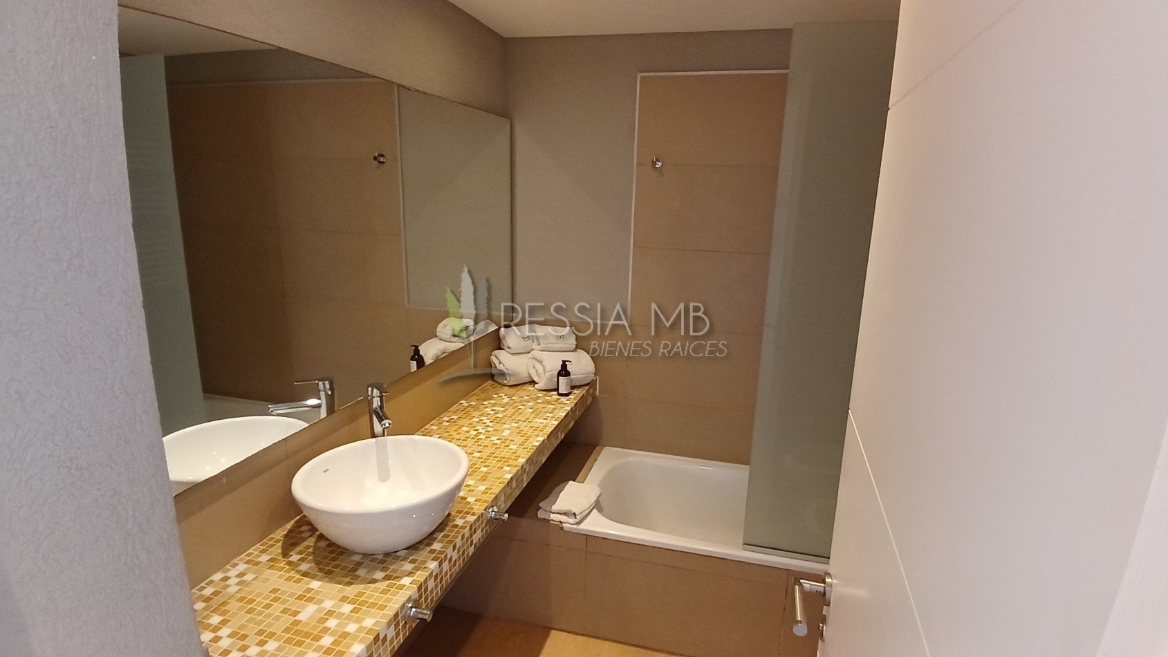 Vendemos dpto de 3 ambientes en COMPLEJO MECA