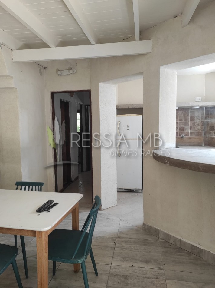 Funcional casa en venta sobre 3 lotes -  Calle 35 entre Viña del Mar y Punta del Indio - Mar Azul