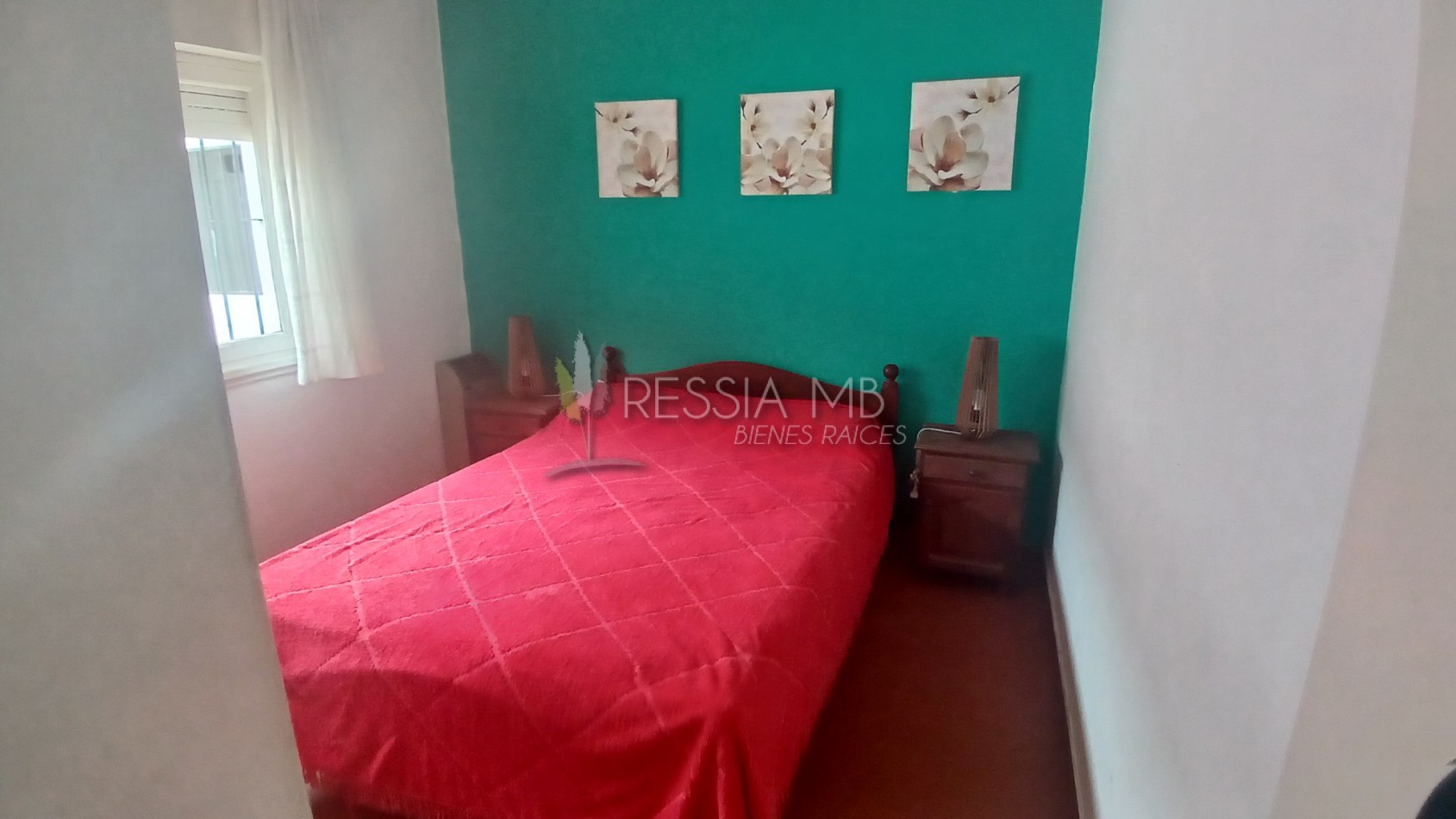 HERMOSA PROPIEDAD EN ZONA CENTRO DE VILLA GESELL DE 5 AMBIENTES CON DPTO