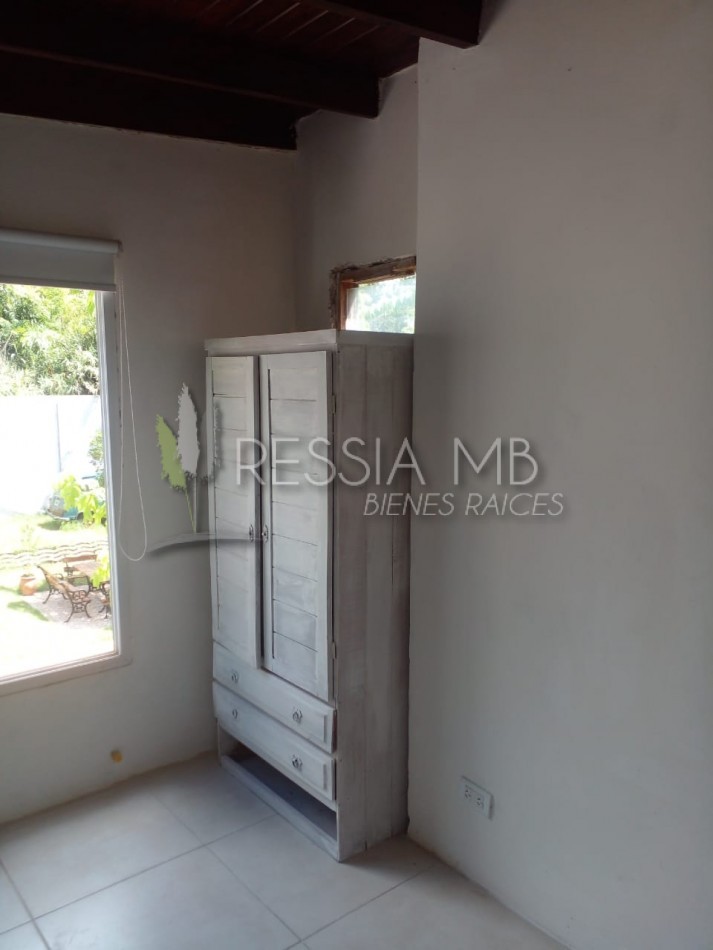 VENTA CASA CON 3 DPTOS EN ZONA GOLF DE VILLA GESELL