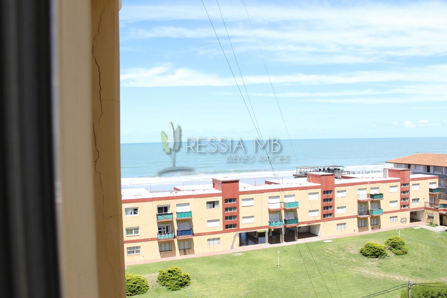 VENTA de dpto con vista al mar - Edif Okay - Av 1 entre 104 y 105 Villa Gesell