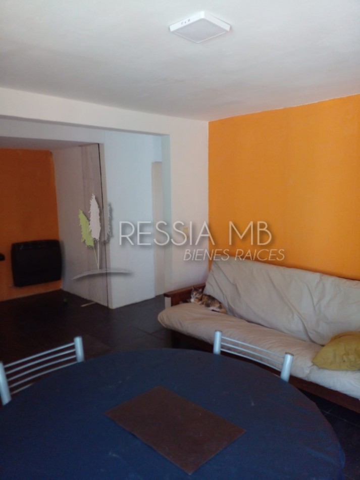 VENTA CASA CON 3 DPTOS EN ZONA GOLF DE VILLA GESELL