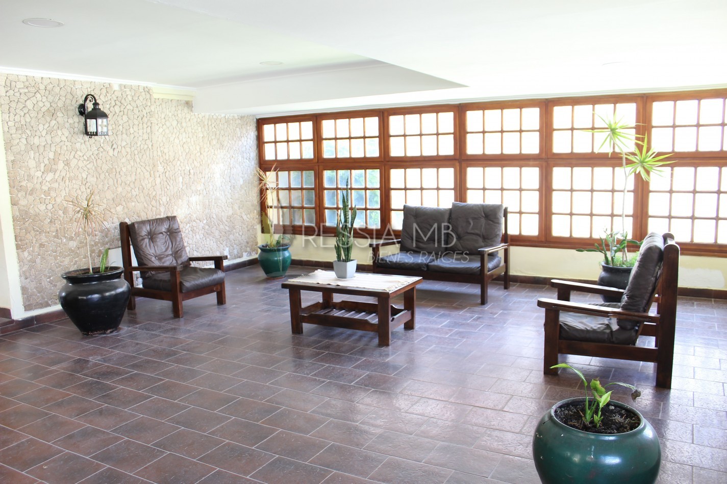 VENTA de dpto con vista al mar - Edif Okay - Av 1 entre 104 y 105 Villa Gesell