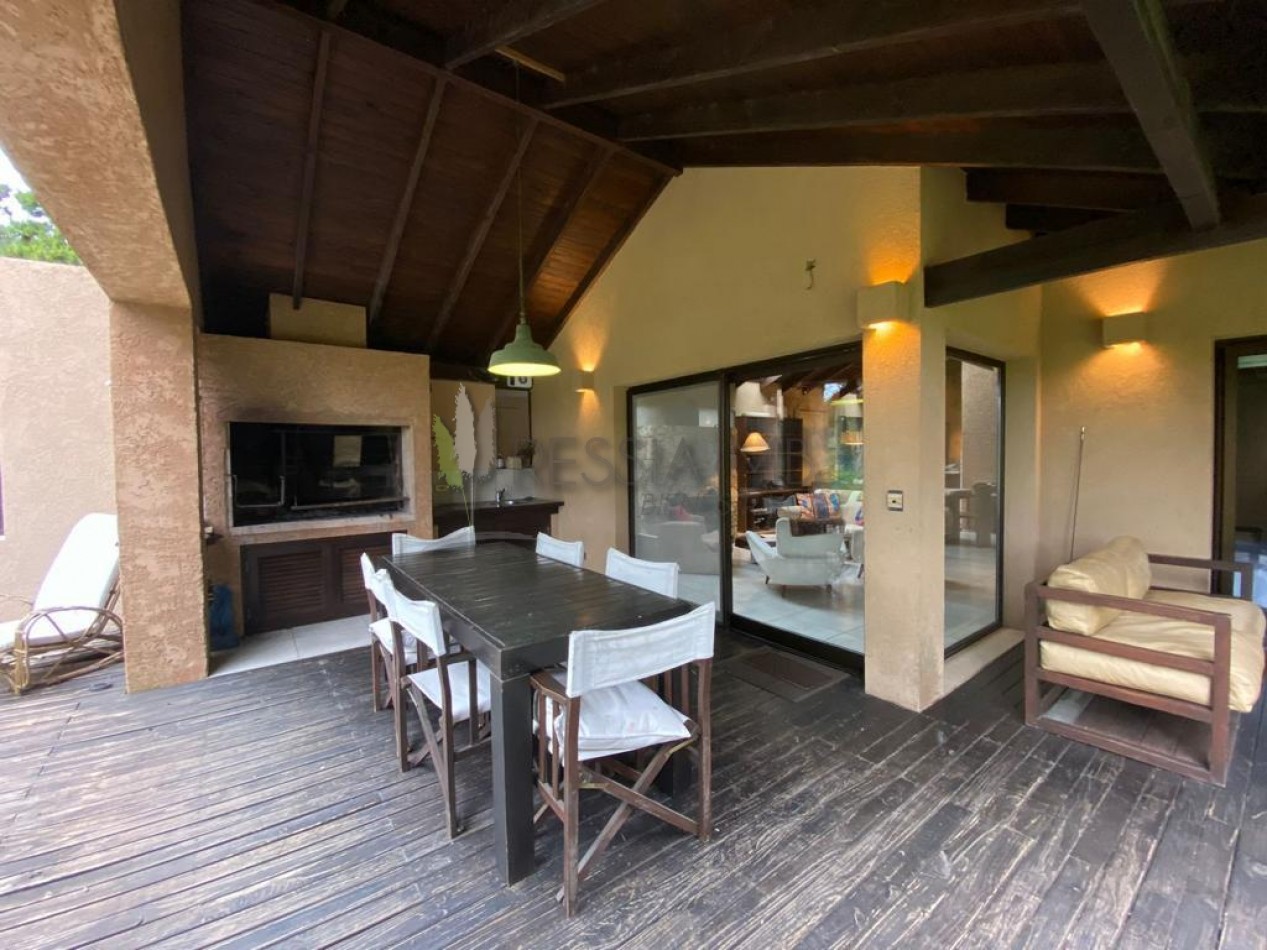 Casa con parque en Mar Azul con opcion a lote lindero