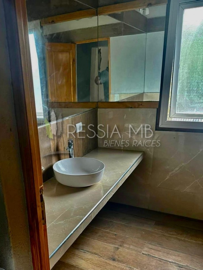 Funcional casa en venta sobre 3 lotes -  Calle 35 entre Viña del Mar y Punta del Indio - Mar Azul
