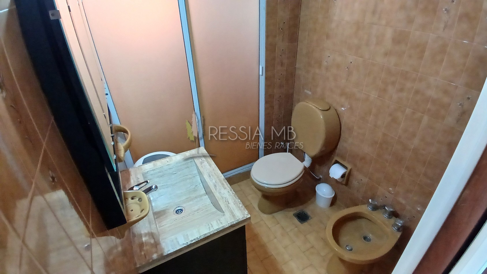 Dpto. en venta - 2amb. 6° piso - EDIFICIO PH II - Av. 1 entre Paseos 110 y 111 -  Villa Gesell 