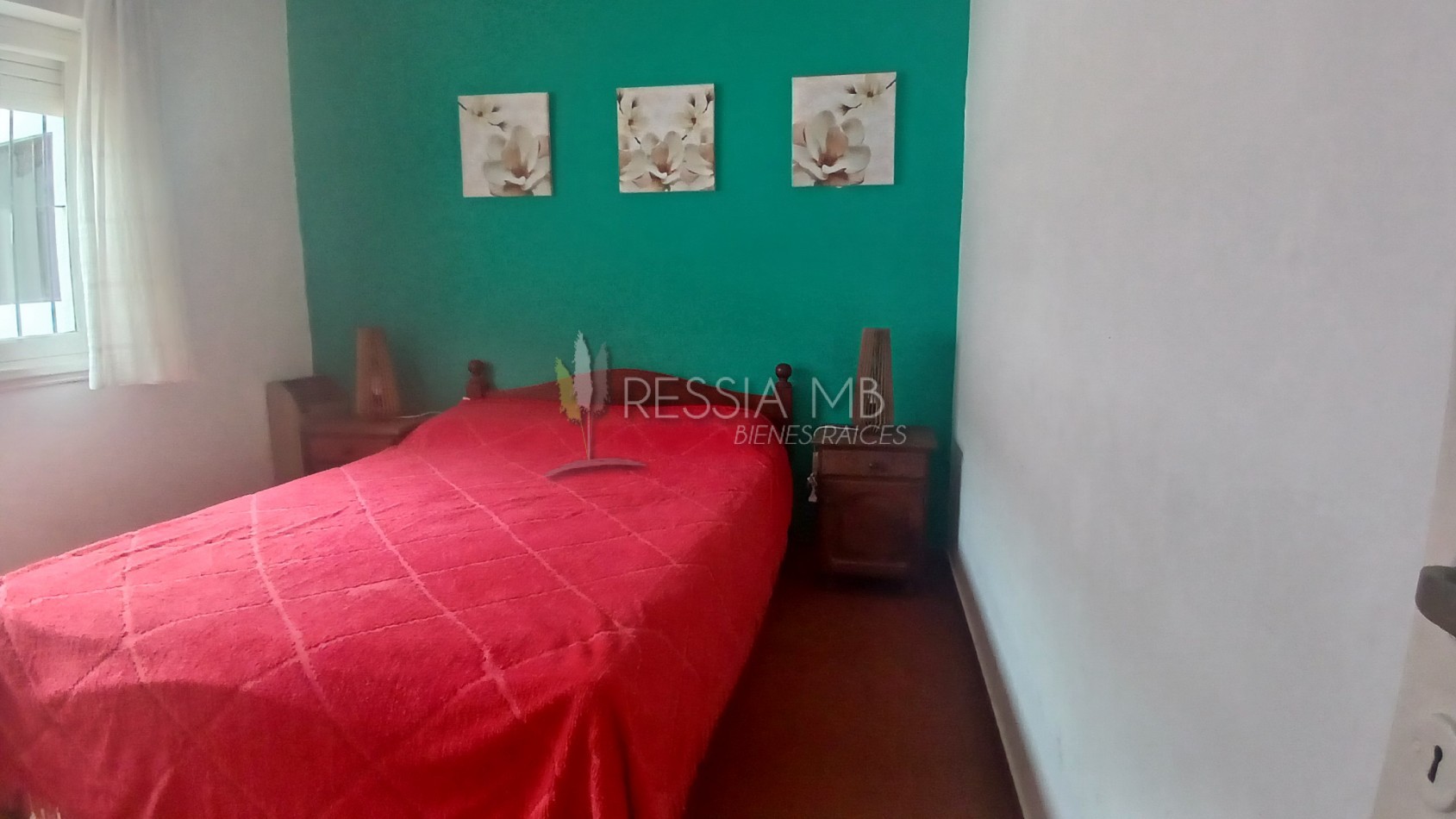HERMOSA PROPIEDAD EN ZONA CENTRO DE VILLA GESELL DE 5 AMBIENTES CON DPTO