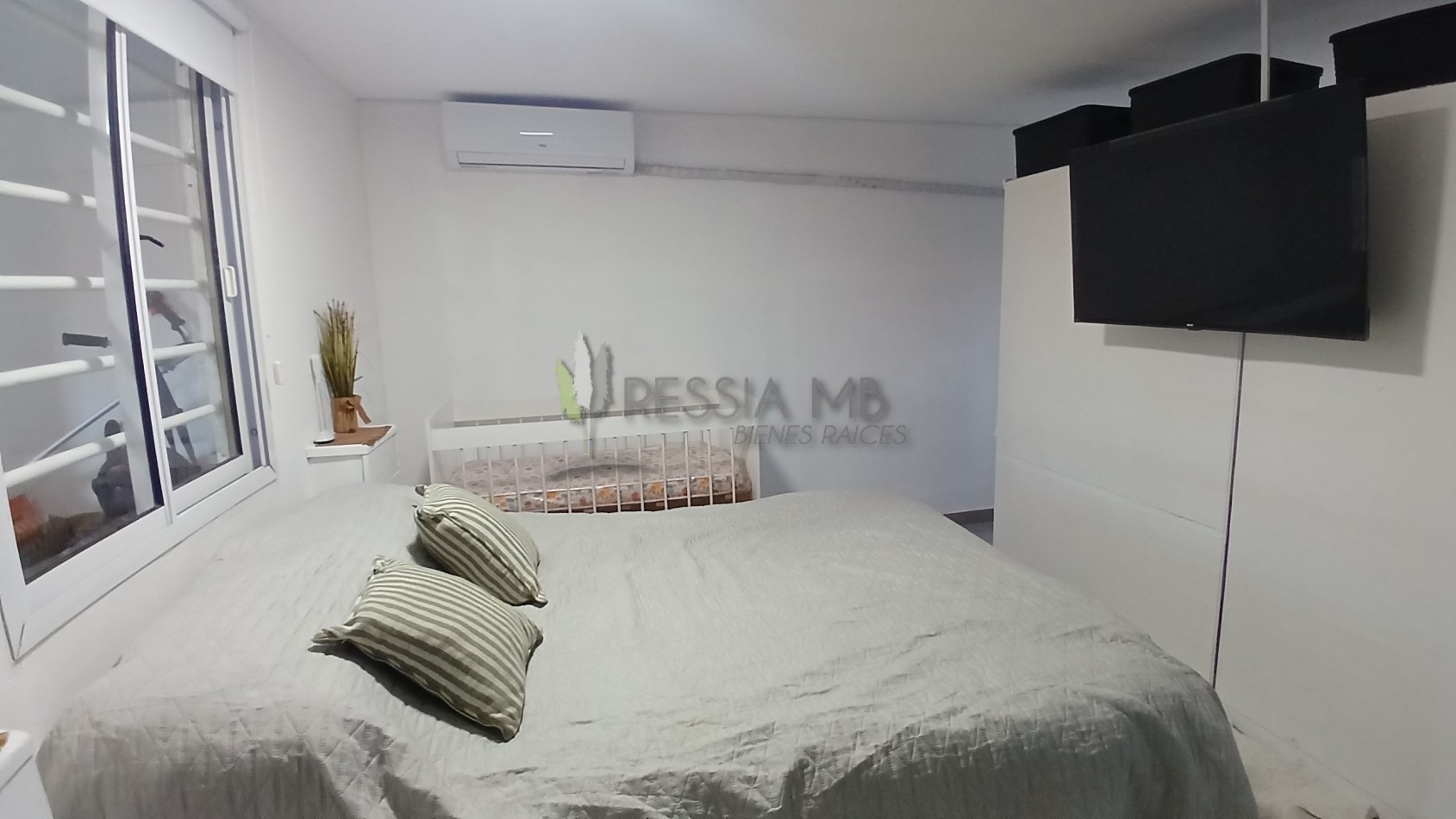 VENTA CASA CON 3 DPTOS EN ZONA GOLF DE VILLA GESELL