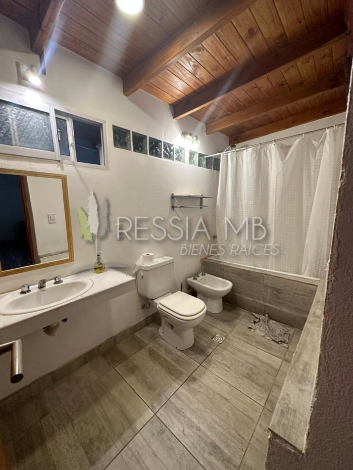 Funcional casa en venta sobre 3 lotes -  Calle 35 entre Viña del Mar y Punta del Indio - Mar Azul