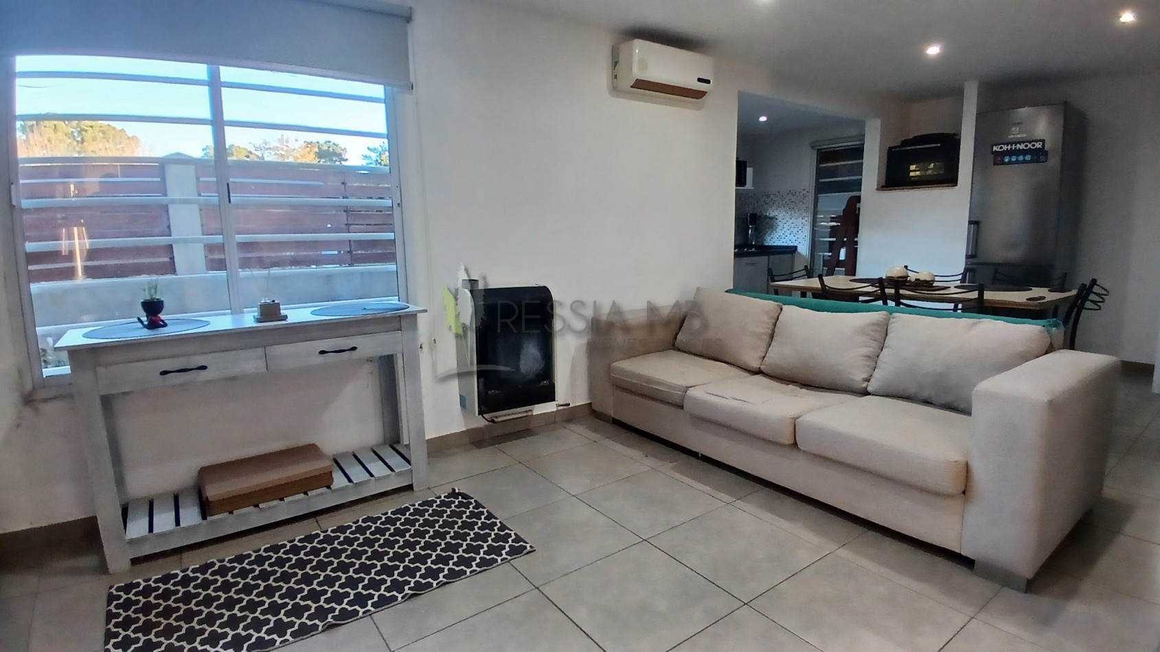 VENTA CASA CON 3 DPTOS EN ZONA GOLF DE VILLA GESELL