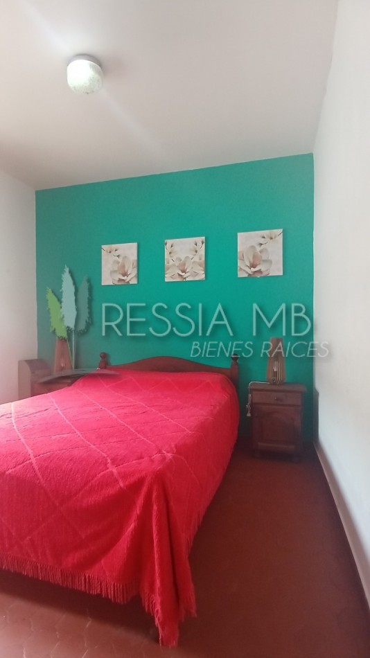 HERMOSA PROPIEDAD EN ZONA CENTRO DE VILLA GESELL DE 5 AMBIENTES CON DPTO