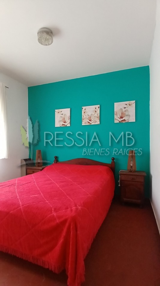 HERMOSA PROPIEDAD EN ZONA CENTRO DE VILLA GESELL DE 5 AMBIENTES CON DPTO