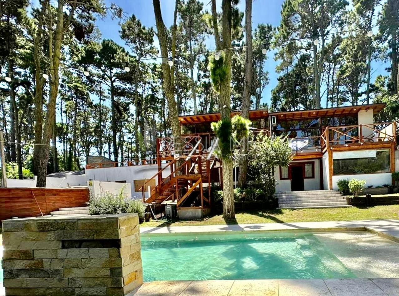 Funcional casa en venta sobre 3 lotes -  Calle 35 entre Viña del Mar y Punta del Indio - Mar Azul