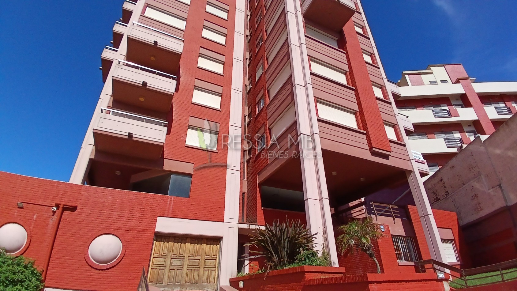 Dpto. en venta - 2amb. 6° piso - EDIFICIO PH II - Av. 1 entre Paseos 110 y 111 -  Villa Gesell 