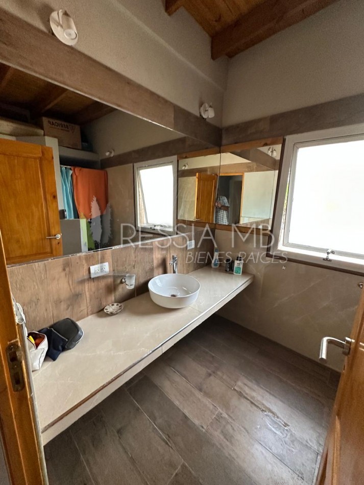 Funcional casa en venta sobre 3 lotes -  Calle 35 entre Viña del Mar y Punta del Indio - Mar Azul