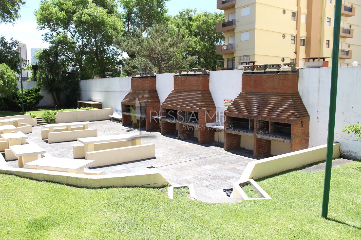 VENTA de dpto con vista al mar - Edif Okay - Av 1 entre 104 y 105 Villa Gesell