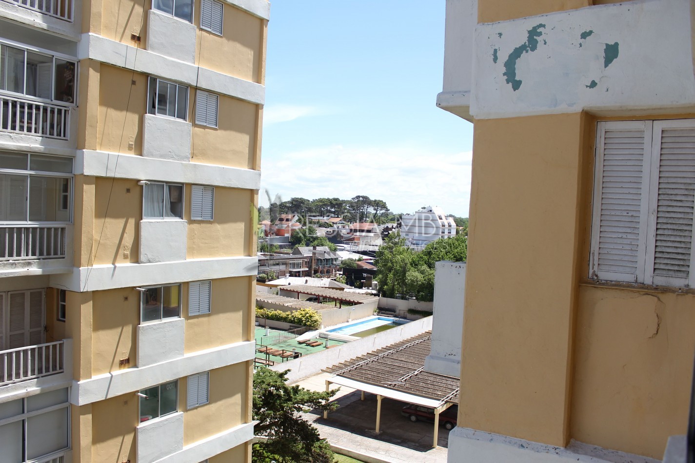 VENTA de dpto con vista al mar - Edif Okay - Av 1 entre 104 y 105 Villa Gesell