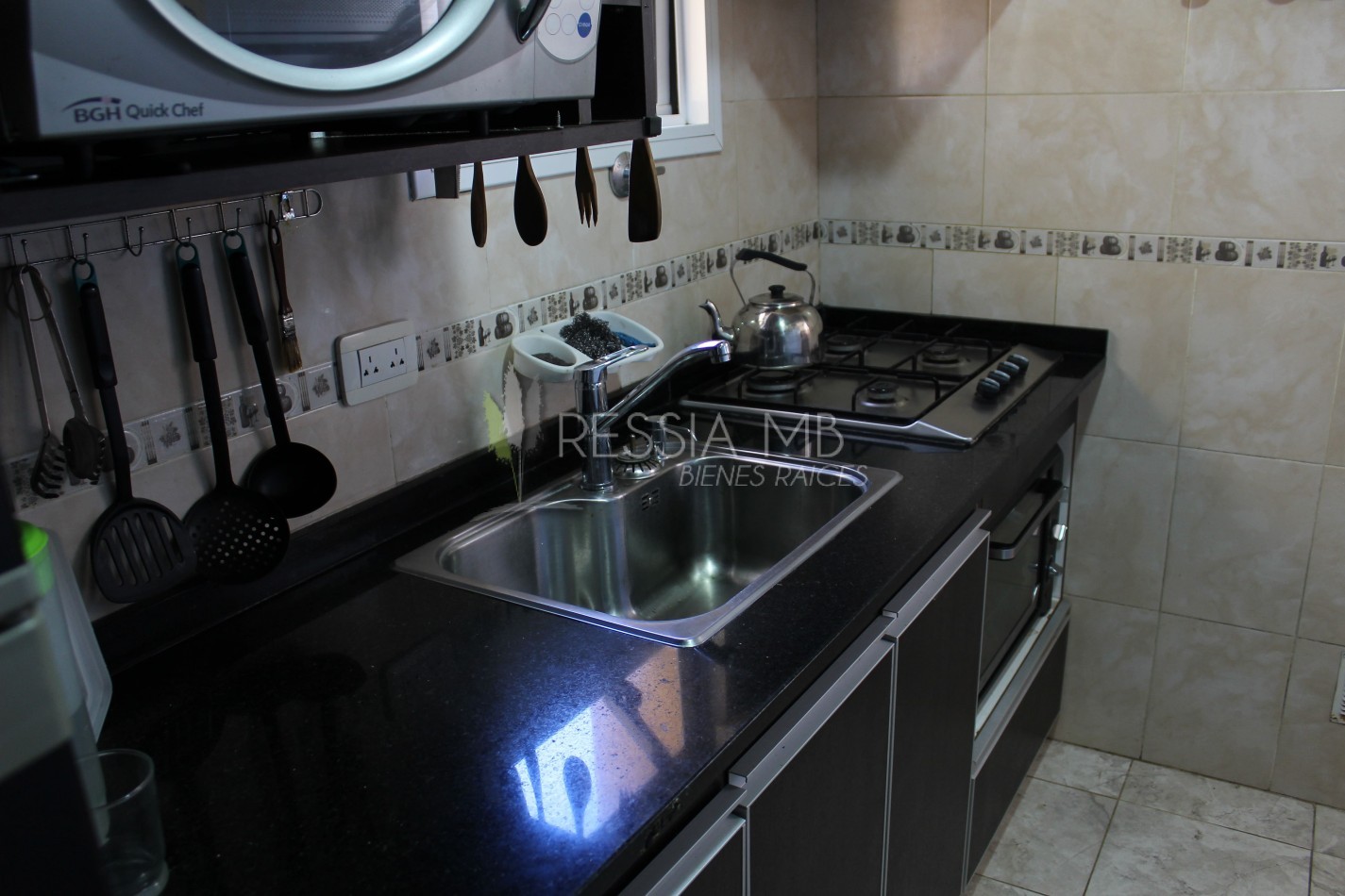 VENTA de dpto con vista al mar - Edif Okay - Av 1 entre 104 y 105 Villa Gesell