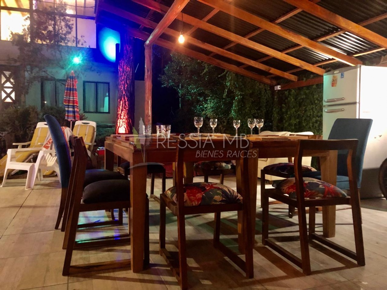 Funcional casa en venta sobre 3 lotes -  Calle 35 entre Viña del Mar y Punta del Indio - Mar Azul