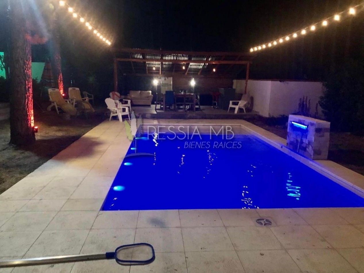 Funcional casa en venta sobre 3 lotes -  Calle 35 entre Viña del Mar y Punta del Indio - Mar Azul