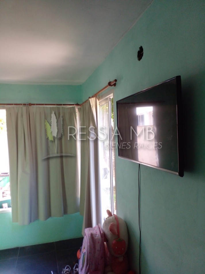 VENTA CASA CON 3 DPTOS EN ZONA GOLF DE VILLA GESELL