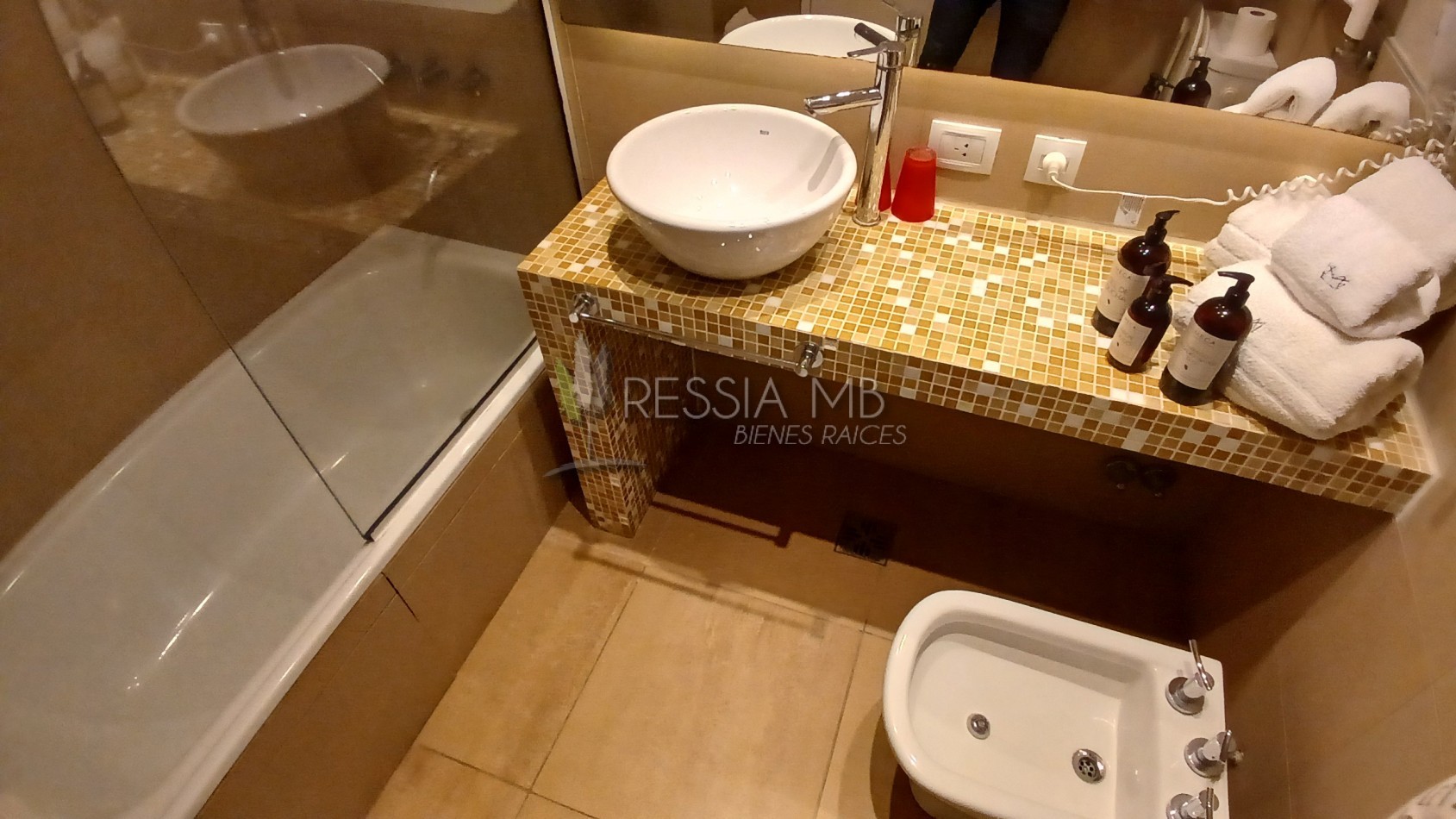 Vendemos dpto de 3 ambientes en COMPLEJO MECA