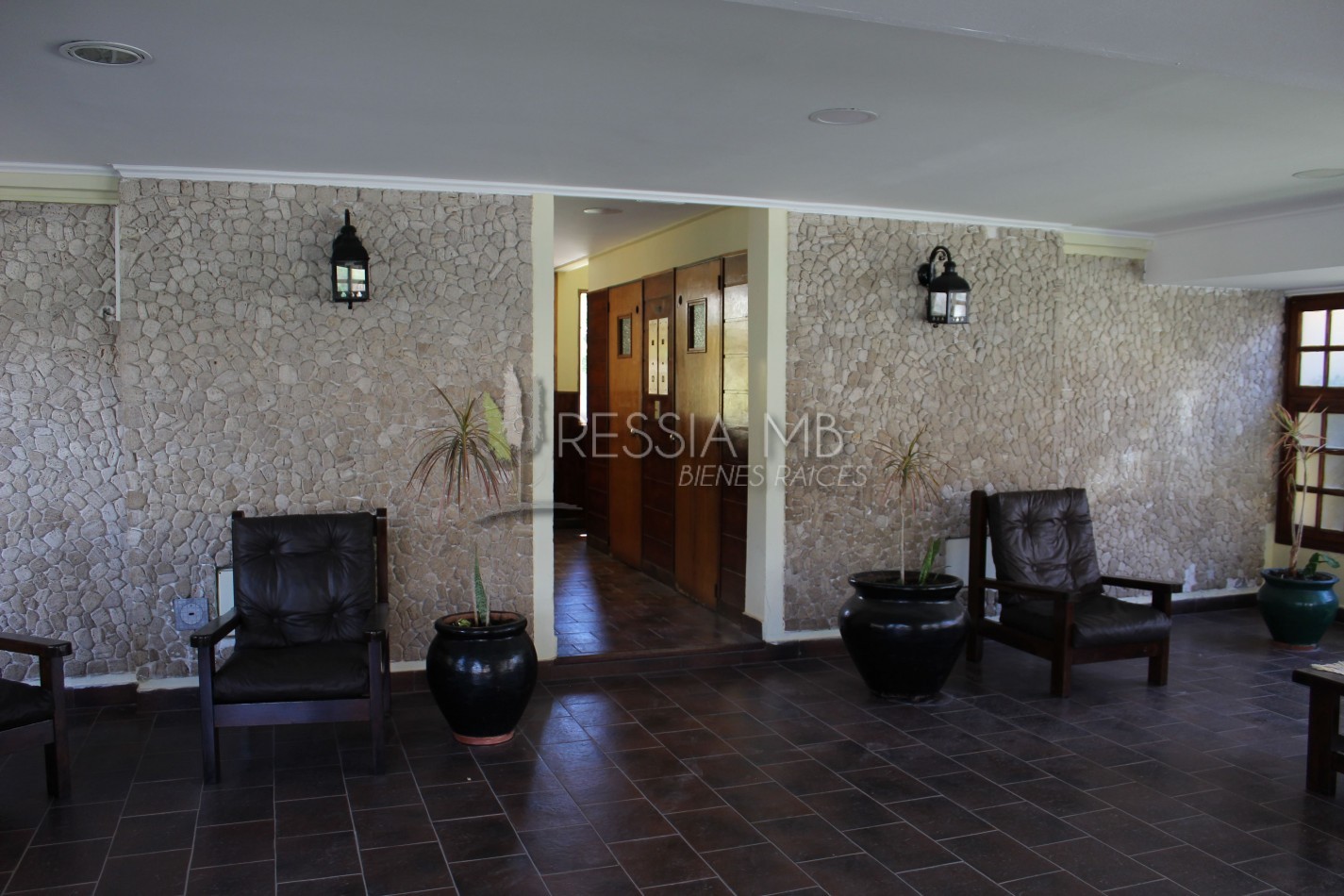 VENTA de dpto con vista al mar - Edif Okay - Av 1 entre 104 y 105 Villa Gesell