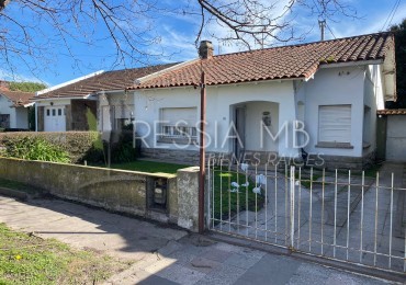 Encantadora Casa de 2 dormitorios en Venta en Mar del Plata: Ideal para Vivienda Permanente
